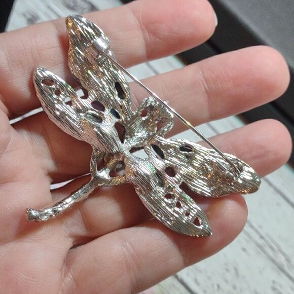 Dragonfly Brooch. P1 - Picture 4 of 4